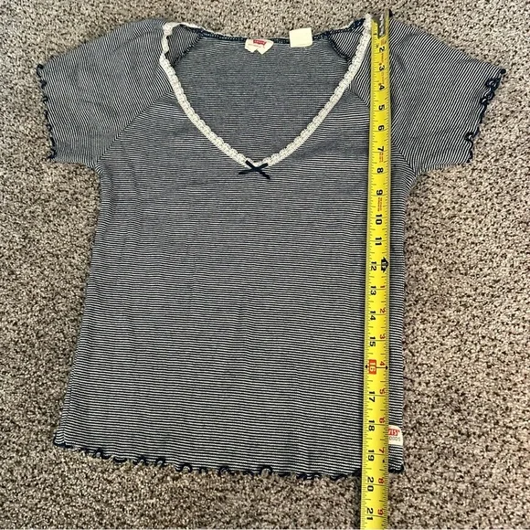 LEVIS S Navy Blue White Stripe V Neck Tee Lettuce Edge Sleeves Bow R $34 - Picture 10 of 11
